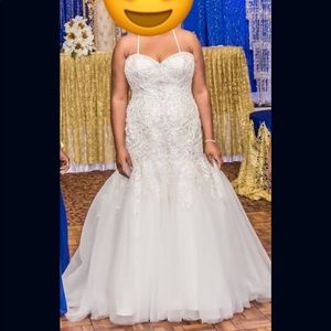 Allure Bridals White Spaghetti Strap Mermaid Wedding Dress